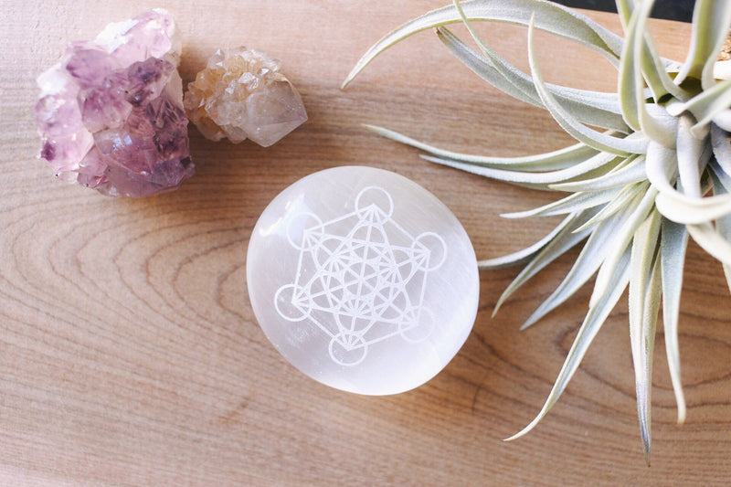 "Metatron's Cube" Etched Selenite Meditation Palm Stone